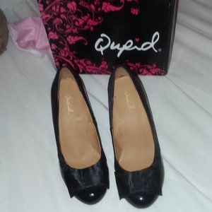 Womens  Black Patent Heels with Bow by Qupid 6